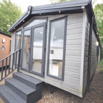 Used Sunrise Lodge Deluxe For Sale